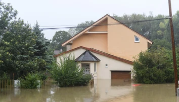 Opäť je tu obnova domov za európske peniaze. K podpore sa dostanú postihnutí povodňami, chudobní a aj bežní ľudia