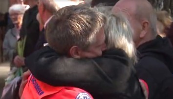 Posledná rozlúčka so záchranármi. Slzám sa neubránili ani tvrdí chlapi