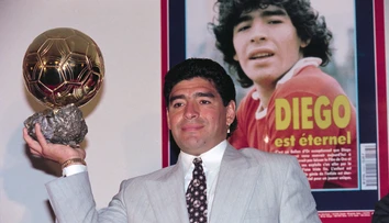 Prehra v pokri, splátka dlhov či krádež? Nájdená Maradonova Zlatá lopta pôjde do dražby, dediči sa búria