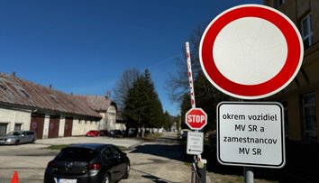 Veľká policajná akcia v budove ministerstva vnútra v Žiline, zadržali štyroch policajtov