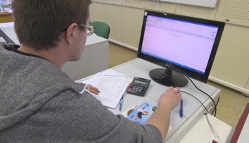 Študenti sa učia žiť na dlh a berú si pôžičky: Na čo ich použijú, nik nekontroluje