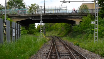 Mimoriadna udalosť vo Vrútkach. Vlaky sa stretli oproti sebe, od zrážky ich delilo pár metrov