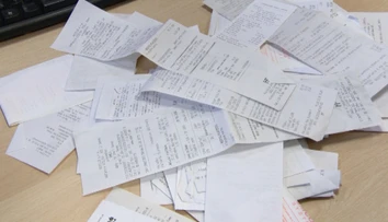 Pokladne v obchodoch vychŕlia milióny bločkov denne. Polovica z nich je zbytočná