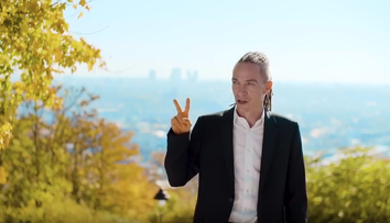 Česká Pirátska strana použila logo a pieseň Elánu. Slovenskej kapele sa to nepáči