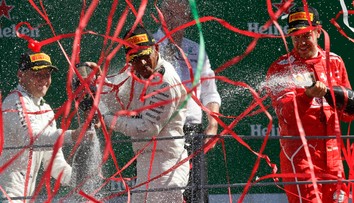 Hamilton si v Monze išiel vlastné preteky, vďaka triumfu sa vrátil na prvé miesto