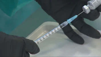 Epidémia žltačky sa šíri ďalej. Ľudia v ohniskách sa nedávajú očkovať, hoci to zákon prikazuje