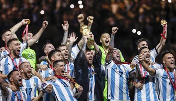 Tréner Holandska: Messi musel vyhrať majstrovstvá sveta. Bolo to plánované