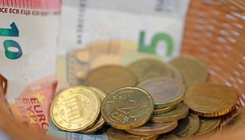 Čakajú nás novinky. Hotovosť už nebude iba v bankovkách a minciach