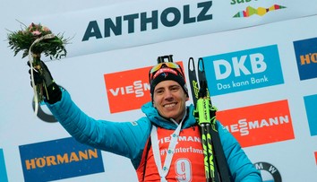 Mužské hromadné preteky biatlonistov v Anterselve vyhral Fillon Maillet