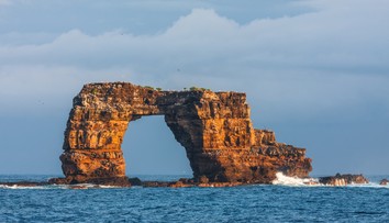 Slávny Darwinov oblúk na Galapágoch sa zrútil