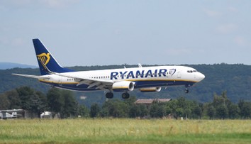 Dráma na talianskom letisku. Lietadlo začalo horieť tesne pred odletom, evakuovali takmer 200 pasažierov