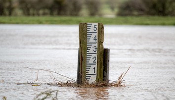 Hladiny riek stúpajú. Najhoršie je to na severe