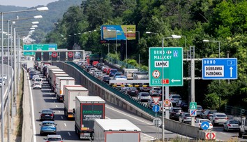 Nehodu na moste Lanfranconi v Bratislave už odstránili