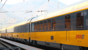 Polícia vo väčšine vlakov bombu nenašla, prehľadávala aj spoj do Košíc