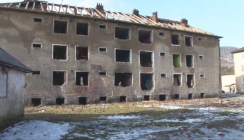 Z bytov zostalo len torzo. Dve zničené bytovky v Medzilaborciach definitívne musia zbúrať