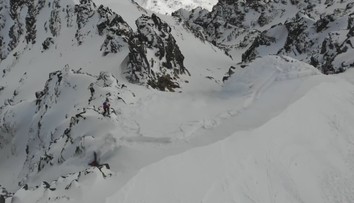 Nešťastie v Tatrách. Po páde lavíny prišiel o život turista