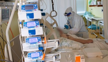 Nový fenomén: V nemocniciach pribúdajú pacienti so závažnými postcovidovými komplikáciami