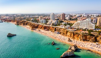 Obľúbená dovolenková destinácia rázne zatočí s turistami. Zaviedla špeciálny poplatok