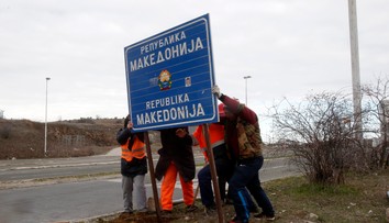 V Macedónsku sa pripravujú na zmenu názvu, odstraňujú tabule na hranici