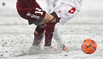 Prečo sa Niké liga musí hrať aj v decembri na zlých trávnikoch? Tu je reakcia kompetentných