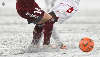 Prečo sa Niké liga musí hrať aj v decembri na zlých trávnikoch? Tu je reakcia kompetentných
