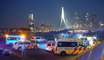 Útočník v Rotterdame nožom zabil jedného človeka a druhého zranil