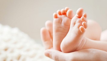 Slovenský herec sa stal druhýkrát otcom. Manželka mu porodila synčeka