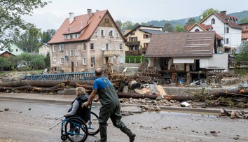 FOTO: Nemajú sa kam vrátiť. Poľský novinár ukázal, ako vyzerá ich dom a mesto po ničivých záplavách
