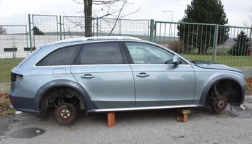 Popradčan našiel svoje zaparkované auto rozobraté: Toto mu z neho ostalo