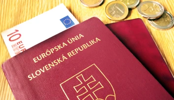Štát nestíha vydávať cestovné pasy. Začal preto Slovákom vracať poplatok za vydanie dokladu