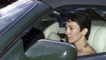 Zatkli ex-priateľku Epsteina. Mala mu pomáhať v sexuálnom zneužívaní maloletých