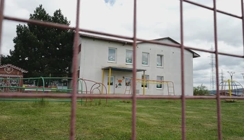 Dievčatko uhryzla zmija priamo v areáli škôlky v Poprade