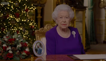 Britom sa cez Vianoce prihovorili hneď dve kráľovné, jedna bola falošná