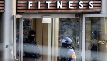 Brutálny útok vo fitnescentre v Nemecku. Viacero ľudí utrpelo vážne zranenia