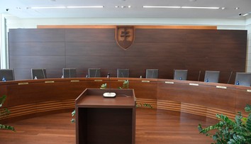 O post ústavného sudcu sa uchádza 16 kandidátov, pribudli dve nové mená