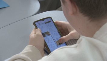 Komisár pre deti chce regulovať mobily počas vyučovania. Podľa niektorých učiteľov môžu byť nápomocné