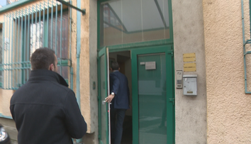 Kto ešte vedel o komunikácii so Zsuzsovou? Glváč mlčí a pred kamerou ušiel