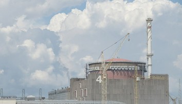 Ohňom poškodenú chladiacu vežu elektrárne v Záporoží bude asi treba zbúrať