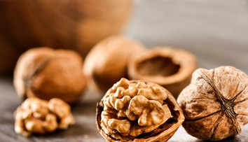 Chcete, aby vám vydržali vlašské orechy aj niekoľko rokov? Zavarte ich týmto spôsobom