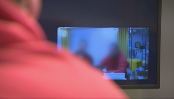 Z pracovného pohovoru sa vykľulo nechutné vydieranie. Podvodníci zo študentov spravili pornohercov