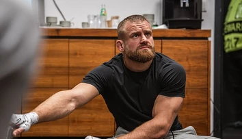 Cestou domov zo zápasu zažil chvíle katastrofy. MMA zápasník Patrik Kincl mal vážnu autonehodu