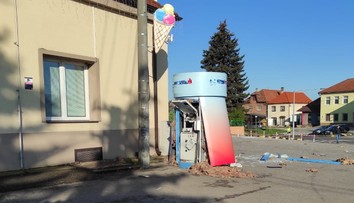 Výbuch vystrašil obyvateľov obce Oslany, zlodeji odpálili bankomat