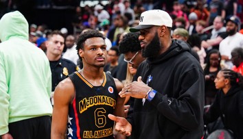 Historický moment v NBA: Lakers draftovali Bronnyho Jamesa, prvýkrát si môže otec zahrať so synom