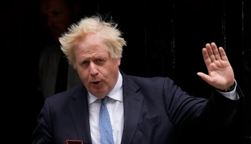 Johnson úmyselne zavádzal poslancov o lockdownových večierkoch. Vyšetrovanie trvalo vyše roka