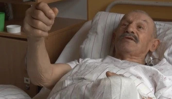Uštipla ho vretenica. Zobral ju do tašky a vytiahol u lekárky