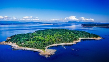 Trojica rybárov stroskotala na opustenom ostrove. Pátranie napokon malo nečakanú pointu