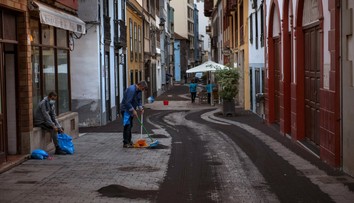 Tisíce ľudí na ostrove La Palma sú v lockdowne pre sopečnú aktivitu