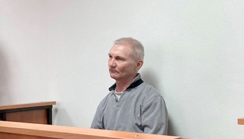 Ruského otca, ktorého odsúdili za obrázok dcéry, zadržali v Minsku