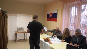 Členovia komisií dostanú za prácu necelých 40 €