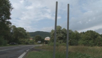 Tabule označujúce slovenský Havaj lákajú čoraz viac. Niekomu sa zrejme hodili ako suvenír